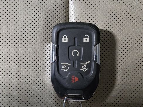 Used 2018 GMC Yukon XL Denali image 32