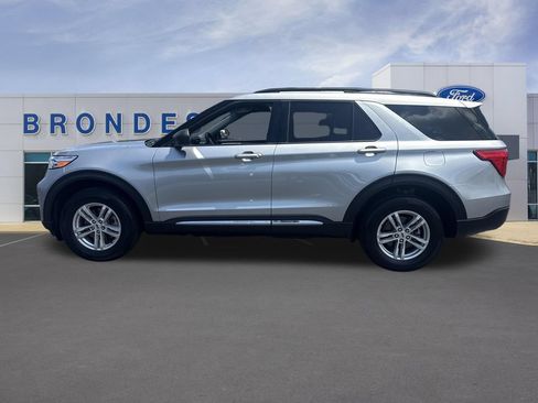 Used 2024 Ford Explorer XLT w/ Equipment Group 202A AWD/4WD image 1