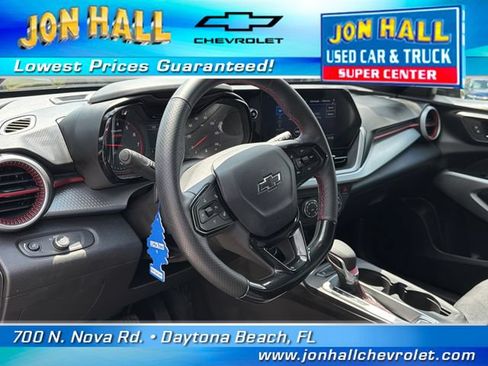 Used 2026 Chevrolet Trax RS FWD image 23