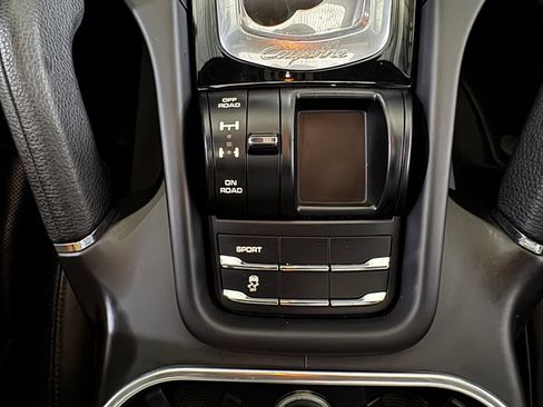 Used 2014 Porsche Cayenne Diesel AWD/4WD image 39
