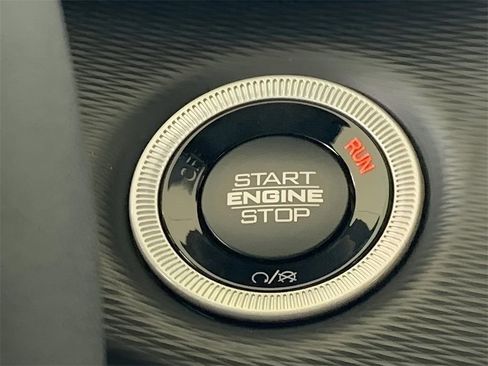 New 2025 Jeep Grand Cherokee L Altitude image 40