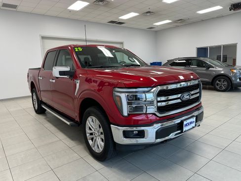 Used 2025 Ford F150 Lariat w/ Equipment Group 501A Mid AWD/4WD image 4