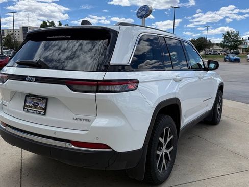 Used 2023 Jeep Grand Cherokee Limited w/ Trailer Tow Prep Group (B) AWD/4WD image 3