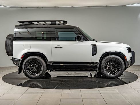 Used 2023 Land Rover Defender 90 X-Dynamic SE AWD/4WD image 4