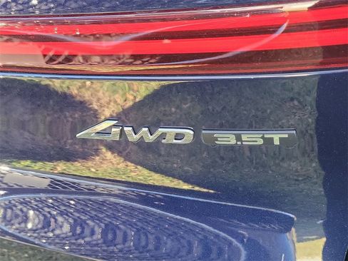 Used 2025 Genesis GV70 3.5T Sport w/ Sport Advanced Package image 10