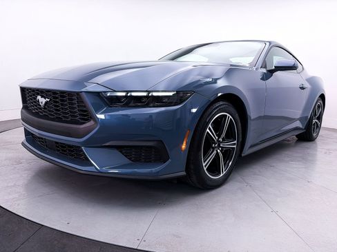 Used 2025 Ford Mustang Coupe RWD image 12