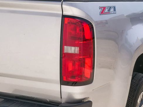 Used 2019 Chevrolet Colorado Z71 image 10