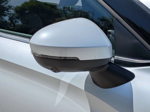 Used 2025 Mitsubishi Outlander SE FWD image 11