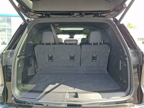 Used 2025 Chevrolet Traverse RS AWD/4WD image 31