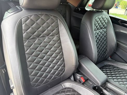 Used 2019 Volkswagen Beetle 2.0T FWD image 29