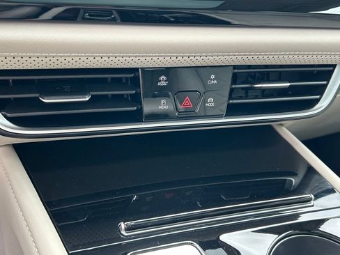 New 2026 Volkswagen Atlas SE FWD image 32