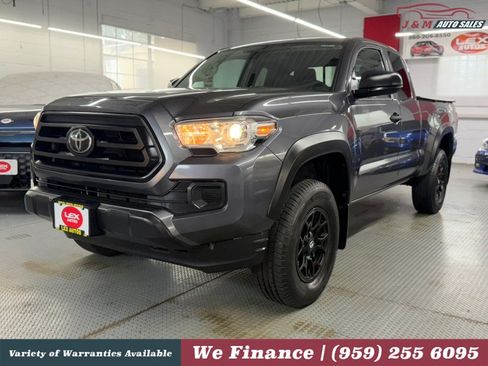 Used 2020 Toyota Tacoma SR w/ SX Package AWD/4WD image 2
