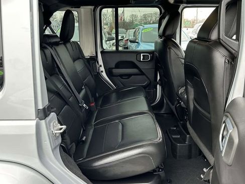 Used 2022 Jeep Wrangler Unlimited Sahara w/ Cold Weather Group image 22