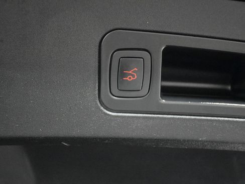 Used 2013 Tesla Model S Performance image 32