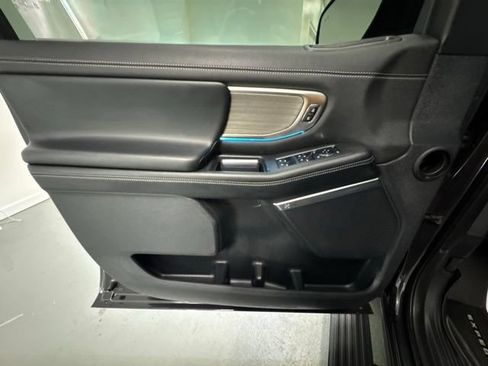 Used 2025 Ford Expedition Max Platinum AWD/4WD image 13