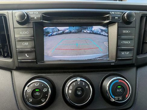 Used 2016 Toyota RAV4 LE AWD/4WD image 26