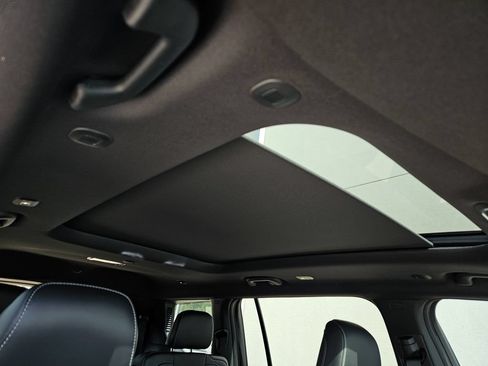 New 2026 Jeep Grand Cherokee L Limited AWD/4WD image 7