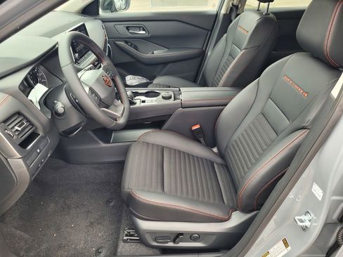 New 2026 Nissan Rogue SV AWD/4WD image 8