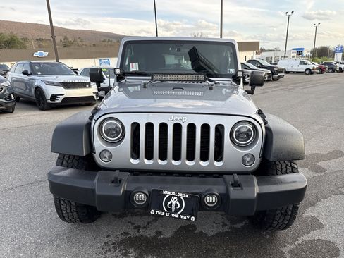 Used 2015 Jeep Wrangler Unlimited Sport image 8