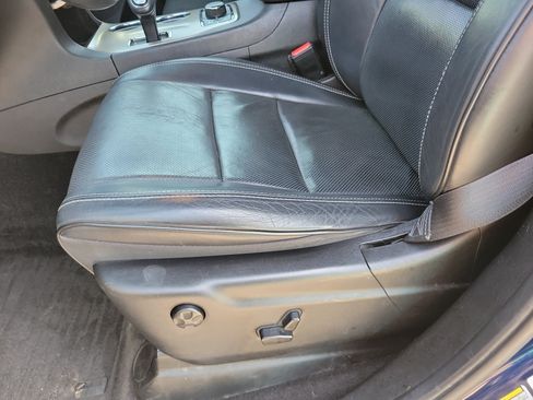 Used 2014 Jeep Grand Cherokee Overland AWD/4WD image 10