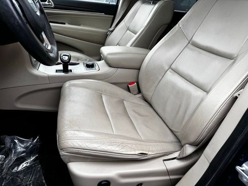 Used 2014 Jeep Grand Cherokee Limited w/ Luxury Group II AWD/4WD image 5