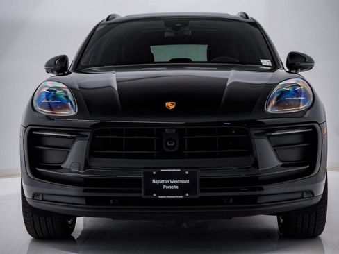 Certified 2026 Porsche Macan AWD/4WD image 6