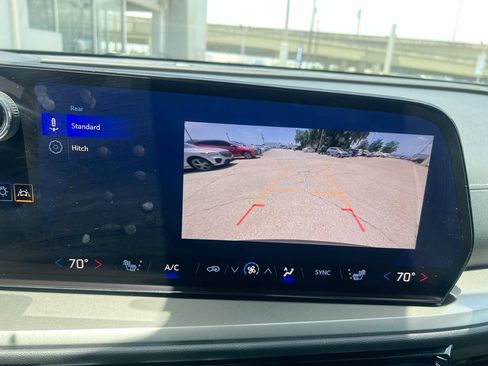 Used 2025 Chevrolet Traverse LT AWD/4WD image 20
