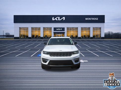 Used 2023 Jeep Grand Cherokee Limited AWD/4WD image 2