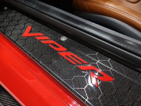 Used 2013 SRT Viper GTS w/ GTS Laguna Interior Pkg image 63