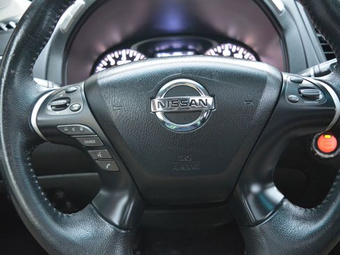 Used 2014 Nissan Pathfinder Platinum image 22