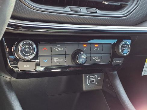 New 2026 Jeep Compass Latitude image 15