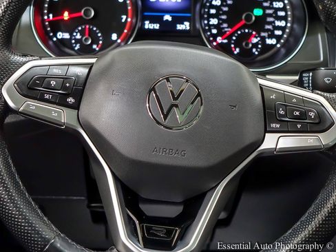 Used 2021 Volkswagen Atlas Cross Sport SE FWD image 19