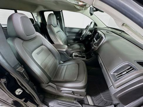 Used 2017 GMC Canyon SLE w/ All Terrain X Package image 28