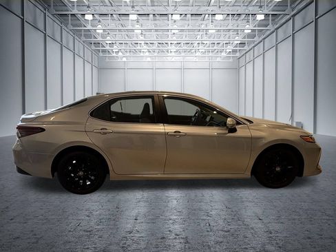 Used 2022 Toyota Camry LE w/ Convenience Package FWD image 7