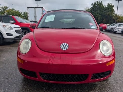 Used 2008 Volkswagen Beetle SE image 2