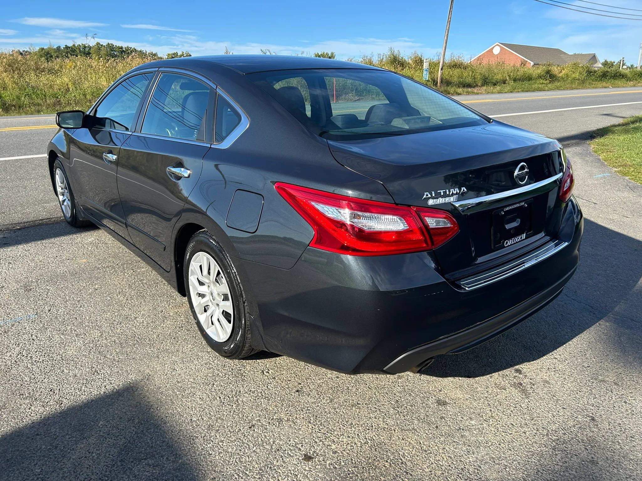 Used 2017 Nissan Altima 2.5 S w/ Power Driver Seat Package FWD image 10