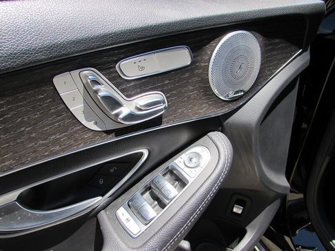 Used 2019 Mercedes-Benz C 300 Sedan image 10