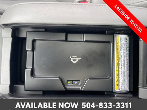 Used 2022 Toyota Highlander XLE FWD image 39