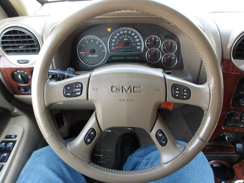 Used 2004 GMC Envoy XL SLT AWD/4WD image 14
