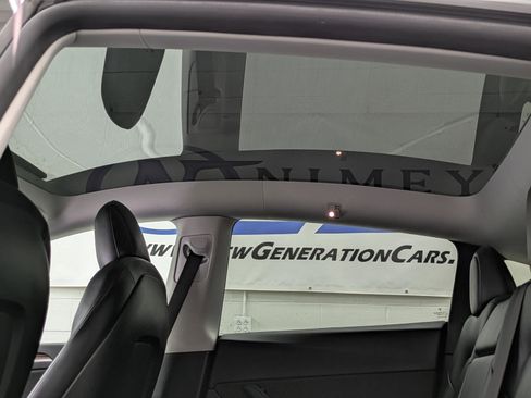 Used 2022 Tesla Model Y Performance image 5