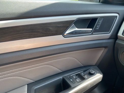 Certified 2022 Volkswagen Atlas SE image 13