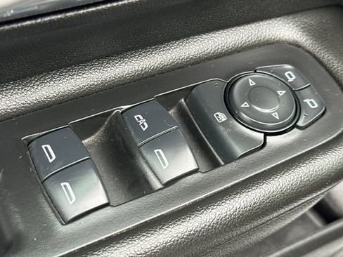 Used 2024 GMC Terrain SLE image 12