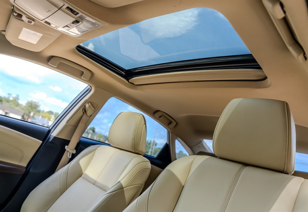 Used 2018 Toyota Avalon Touring w/ Carpet Mat Package FWD image 28