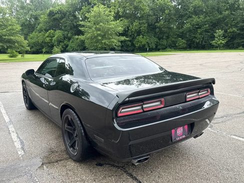 Used 2009 Dodge Challenger SRT8 w/ SRT Option Group II RWD image 7