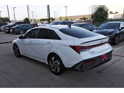 Certified 2025 Hyundai Elantra SEL FWD image 7