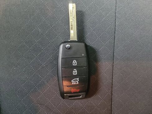 Used 2019 Kia Sorento L image 32