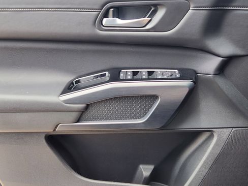 New 2026 Nissan Pathfinder SL FWD image 21