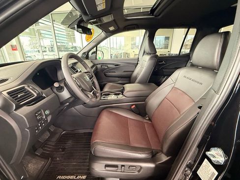Used 2025 Honda Ridgeline Black Edition image 12