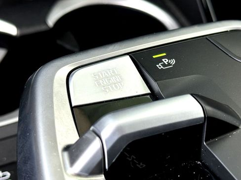 Certified 2025 BMW X2 xDrive28i image 16