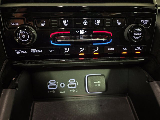Used 2024 Jeep Grand Cherokee L Limited w/ Luxury Tech Group II AWD/4WD image 30